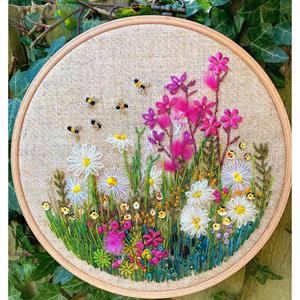 Rowandean Embroidery Red Campion and Daisies Kit - 914366